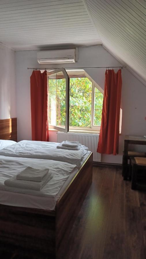 Hotel Ardilla à Lhota  Extérieur photo