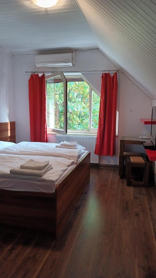 Hotel Ardilla à Lhota  Extérieur photo