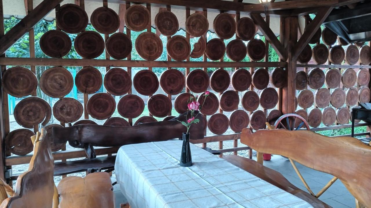 Hotel Ardilla à Lhota  Extérieur photo