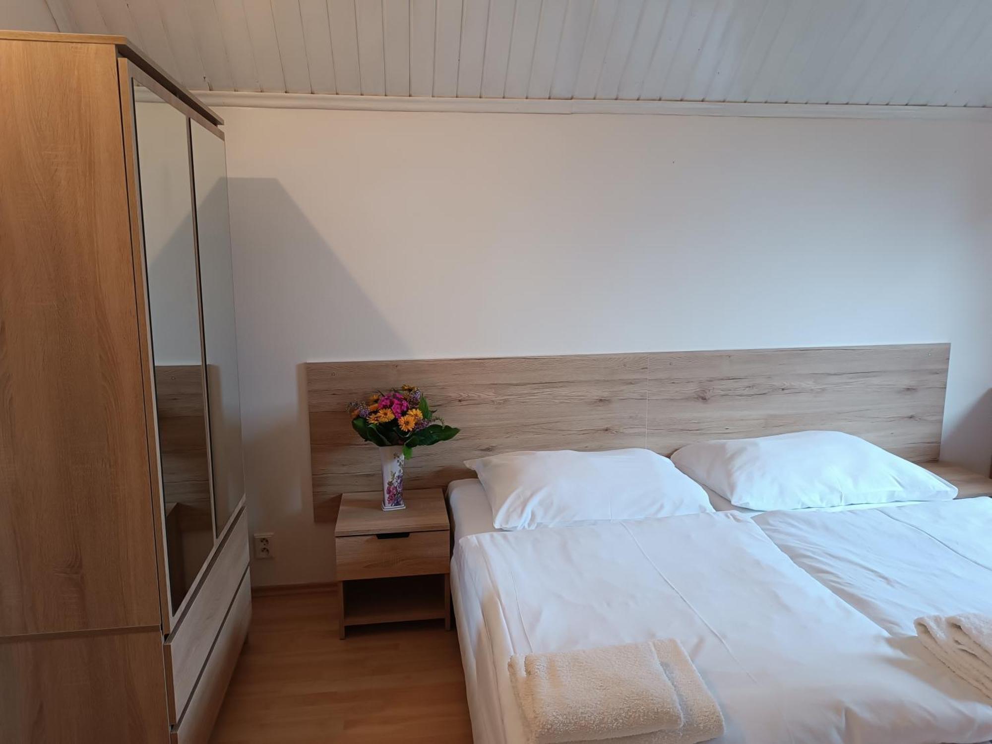 Hotel Ardilla à Lhota  Extérieur photo